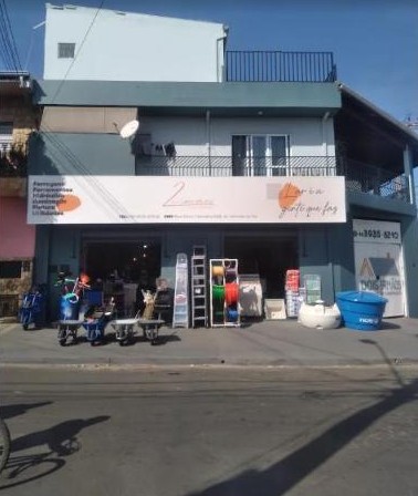Fachada de prédio comercial pintada